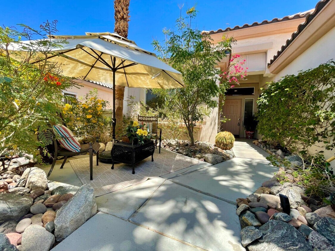 Primary Photo - 78816 Tangerine Ct