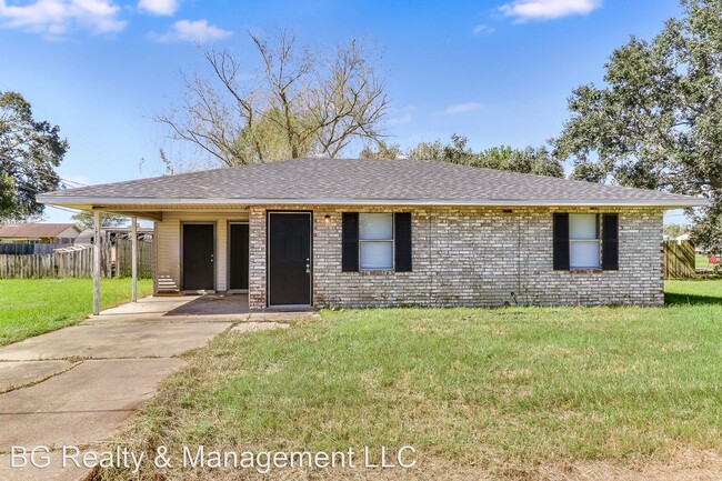 Building Photo - 3 br, 1 bath House - 1702 N 3rd Street