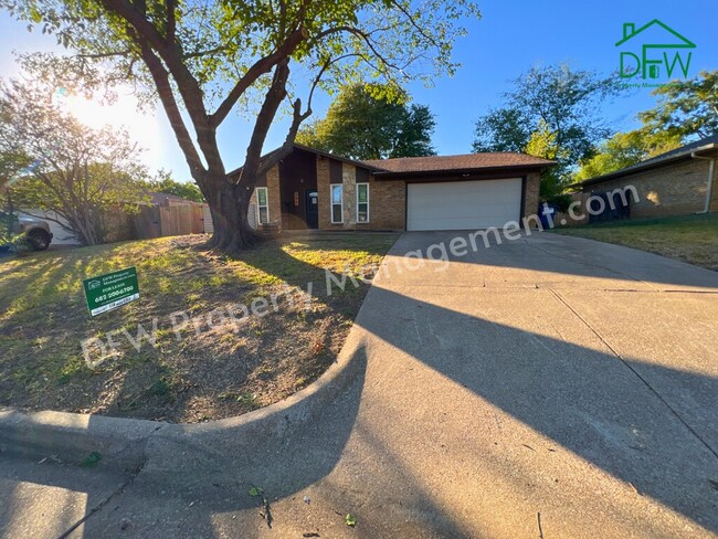Building Photo - 502 Dickey Dr