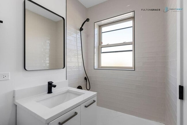 Foto del edificio - 1 bedroom in Chicago IL 60660
