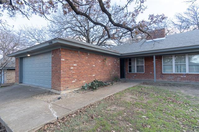 Foto del edificio - 8308 Oak Ct