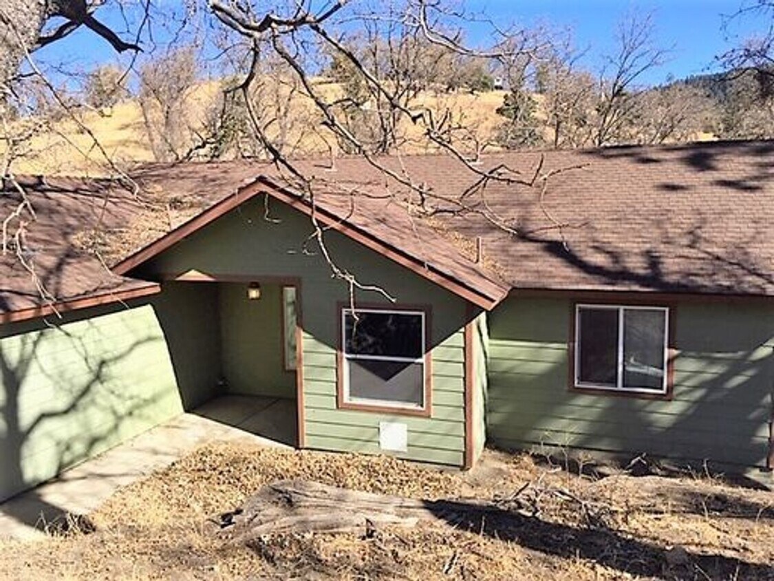 Primary Photo - Charming Bear Valley Springs home