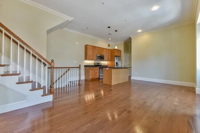Building Photo - 3 Savin Hill Ave