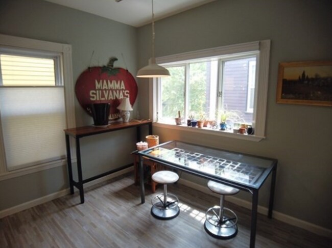 Building Photo - 82 Hammond St