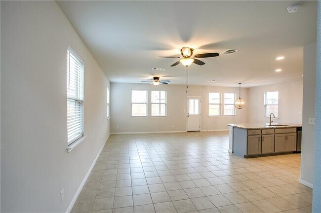 Building Photo - 113 Nogalito Wy