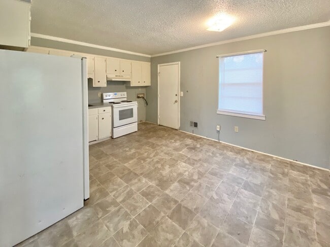 Foto del edificio - 2128 Oaktop Dr