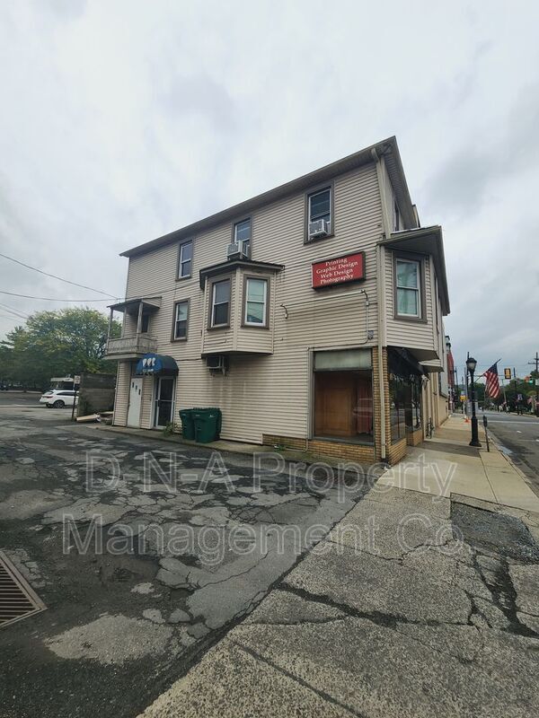 Building Photo - 118 S Courtland St
