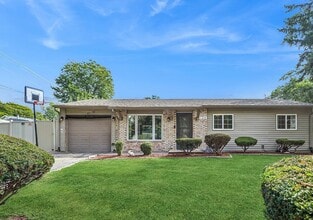 Building Photo - 168 Bedford Rd