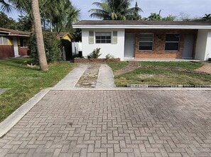 Building Photo - 4900 SW 28th Ter