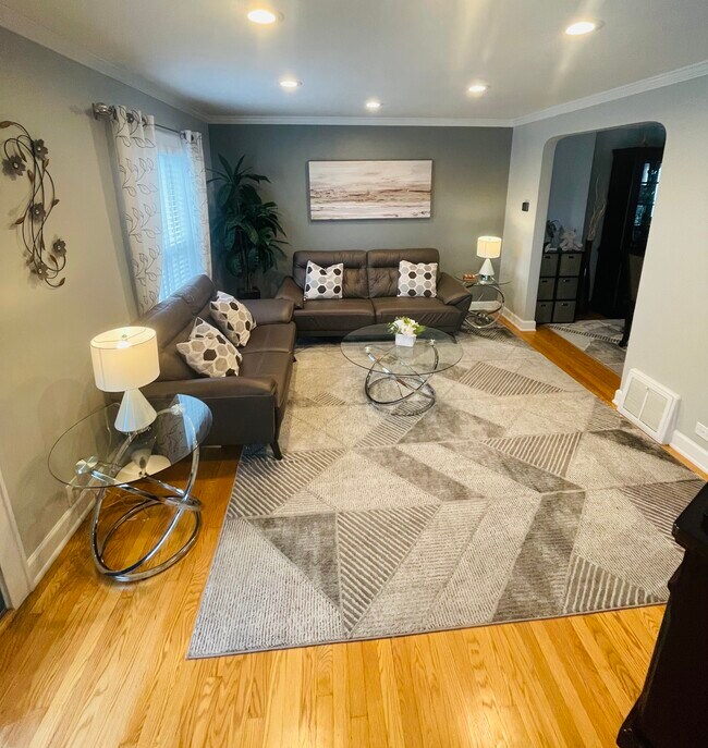 Living room - 3956 N Mobile Ave