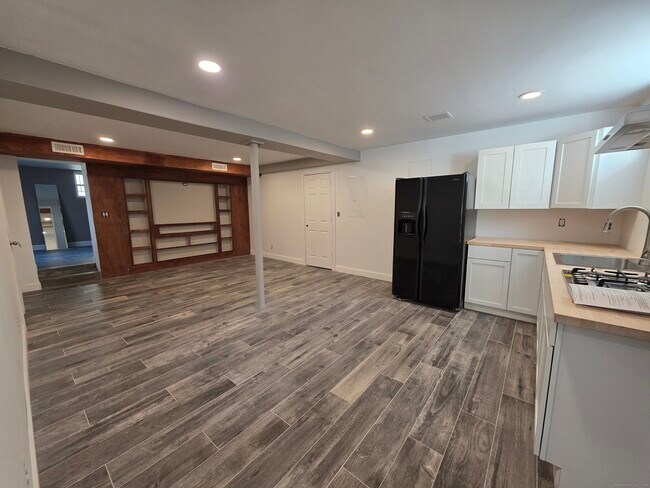 Foto del edificio - 1367 Reservoir Ave