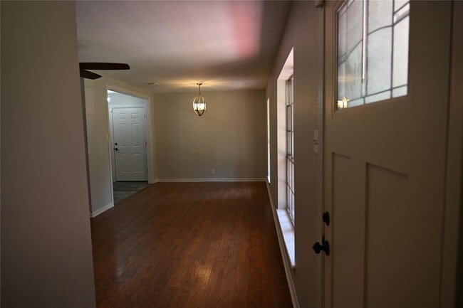 Building Photo - 212 Summit Dr