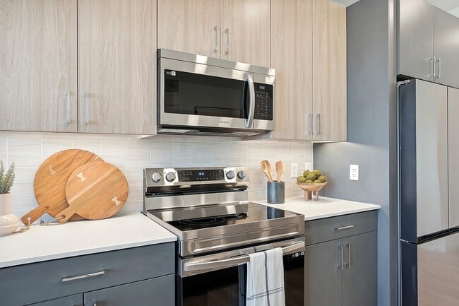 Building Photo - Sabine