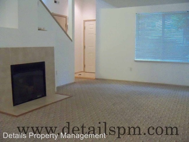 Building Photo - 1318 NW Slate Ln