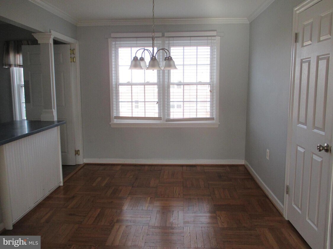 6622 E Wakefield Dr Unit C2, Alexandria, VA 22307 Room for Rent in