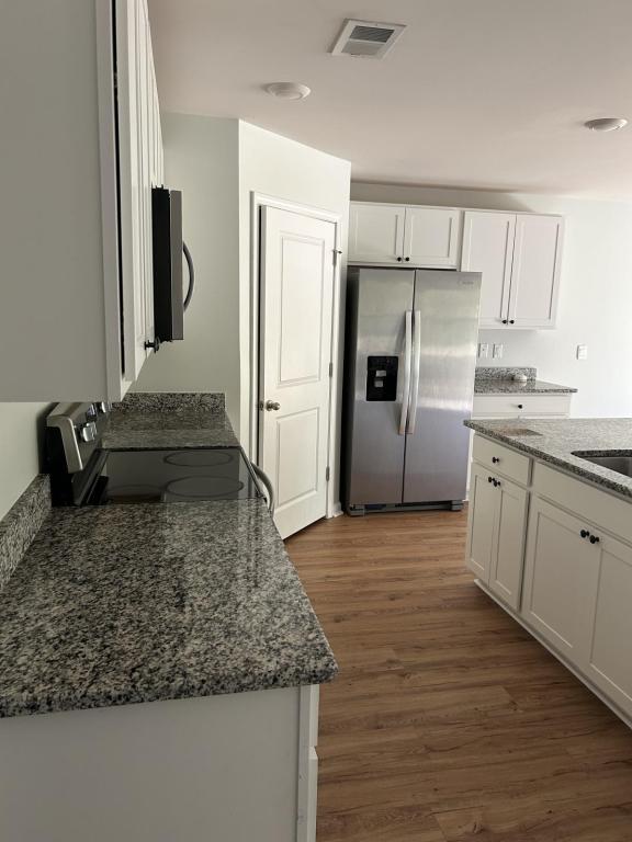 Foto del edificio - 205 Math Pl