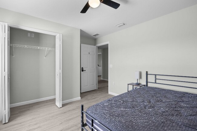 Foto del edificio - 3300 NW 15th Ln