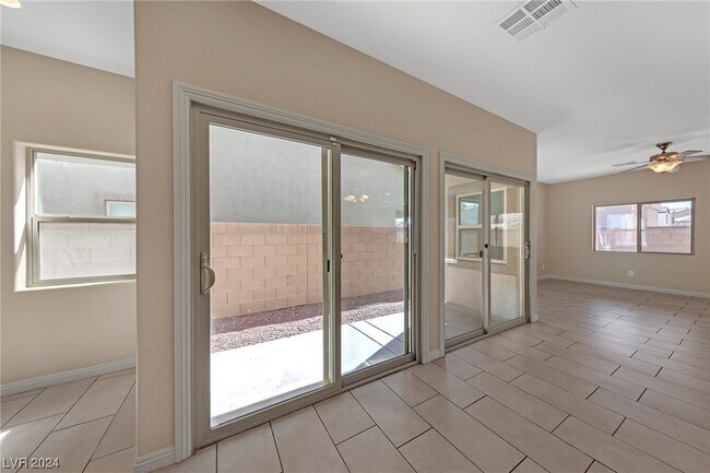 Building Photo - 9023 Mastodon Ave