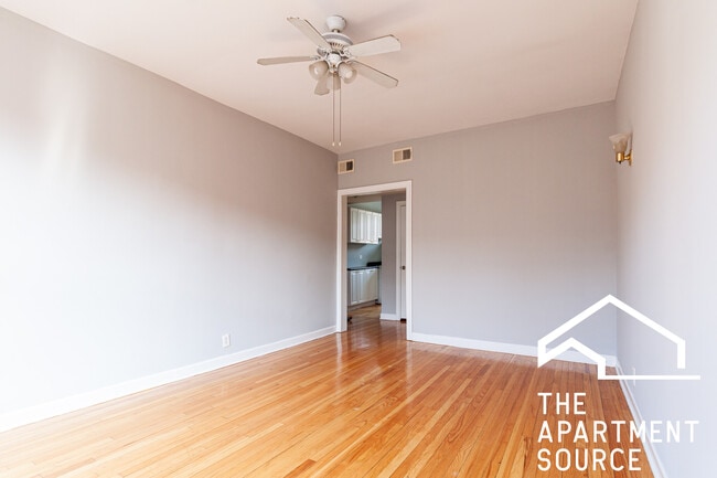 Building Photo - 561 W Aldine Ave
