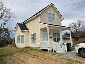 Building Photo - 2556 Thomas H. Delpit Dr