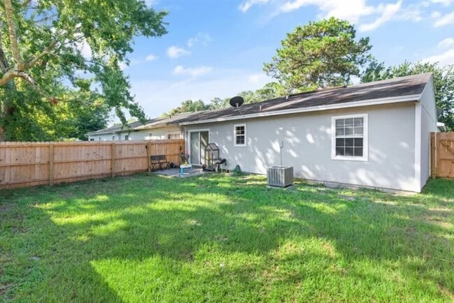 Building Photo - 540 Chateau Cir