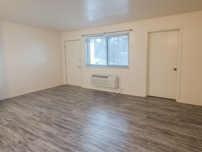 Foto del edificio - West Knoxville 37919 - 1 Bedroom Apartment in West Knoxville! Available Now! 1 Bedroom, 1 Bath. -...