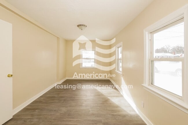 Building Photo - 321 Rexford St