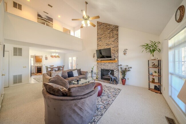 Foto del edificio - 474 Diana Ct