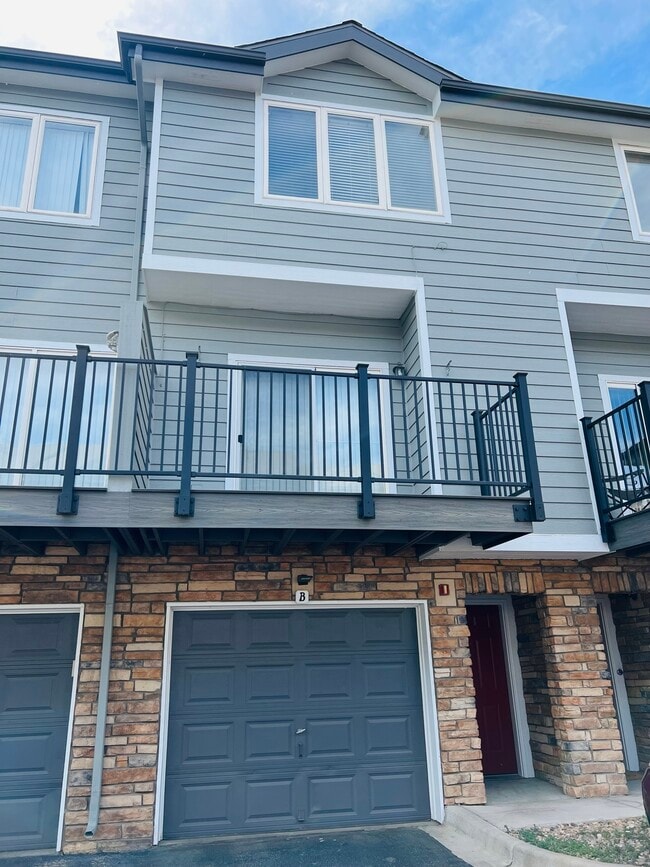 Photo - 2755 W Riverwalk Cir Townhome