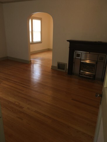 Building Photo - 1805 Oakland Dr