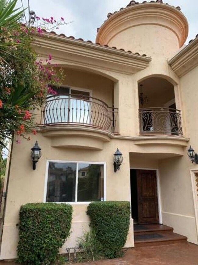 Foto del edificio - Furnished luxury master piece big family h...