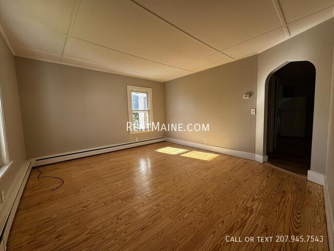 Building Photo - 5 Monument St