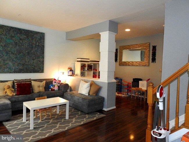 Building Photo - 7911 Beach Plum Ln