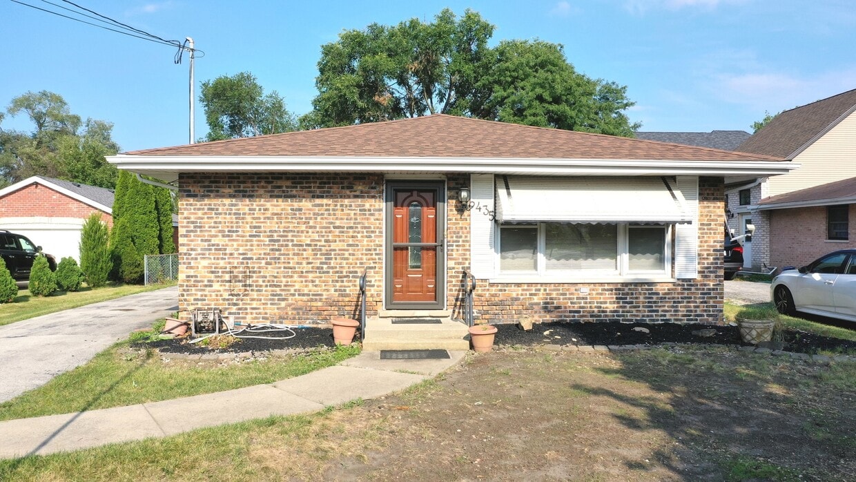 9435 Odell Ave, Bridgeview, IL 60455 House Rental in Bridgeview, IL