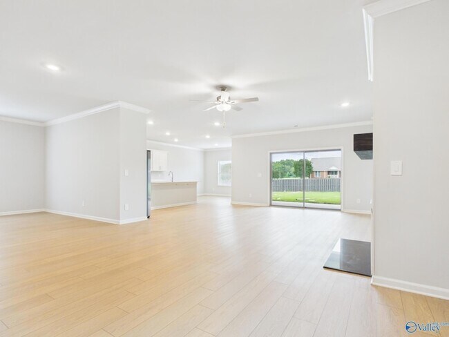 Foto del edificio - 18072 Longleaf Dr