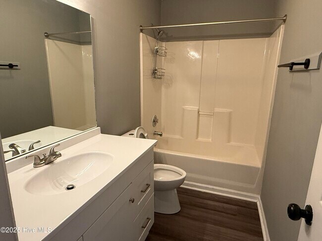 Foto del edificio - 1200 Peyton Cir