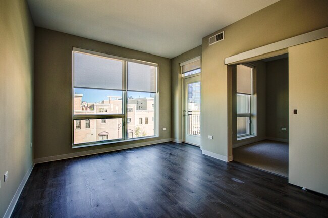 Foto del edificio - 840 W Grand Ave