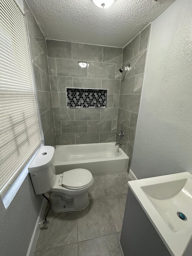 Photo - Fully Renovated 3/2 Single Family House Av...