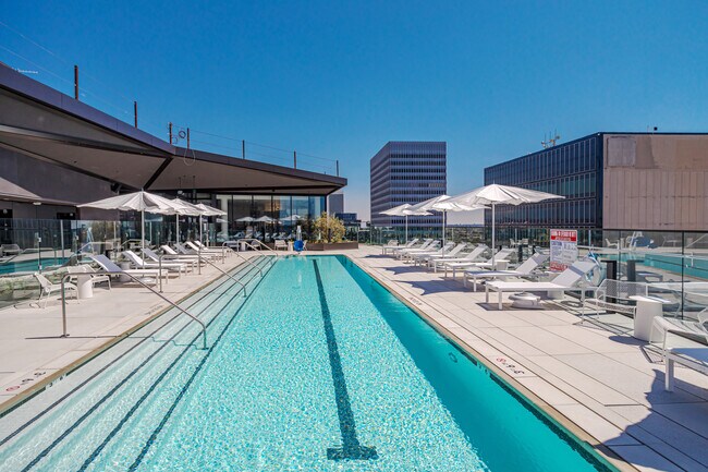 Foto del edificio - 6401 Wilshire Blvd