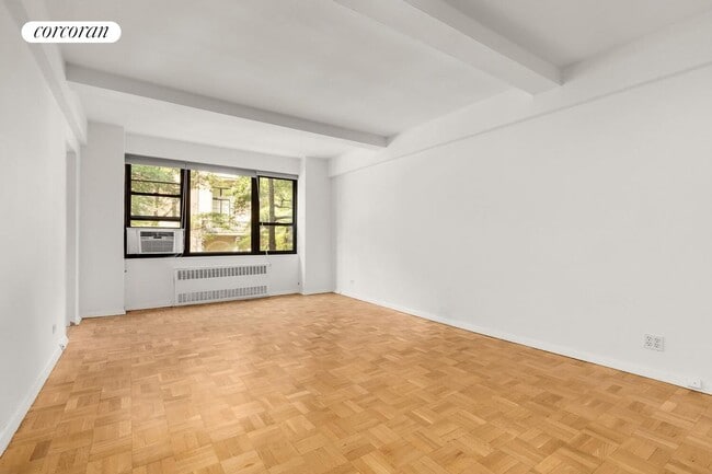 Building Photo - 30 E 37th St