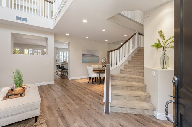 Entry - 7084 Tatler Rd