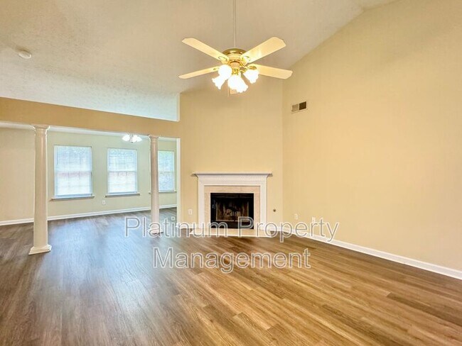 Building Photo - 2923 Holly Green Way