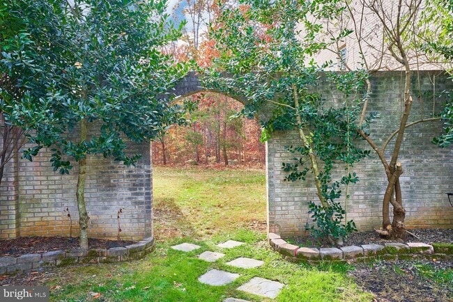 Building Photo - 12815 Braddock Rd