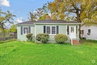 Building Photo - 206 Pinehill Dr