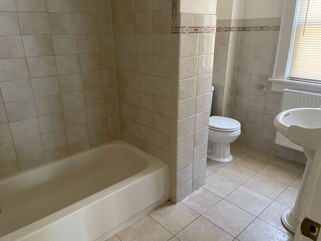 1128 Caldwell Ave Unit Fl 2, Union, NJ 07083 Apartments in Union, NJ