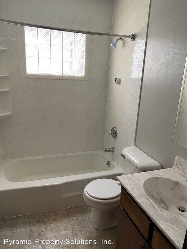 Building Photo - 3 br, 1 bath House - 221 E Sheridan Ave