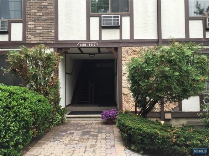 1406 Faulkner Ct, Mahwah, NJ 07430 Condo for Rent in Mahwah, NJ