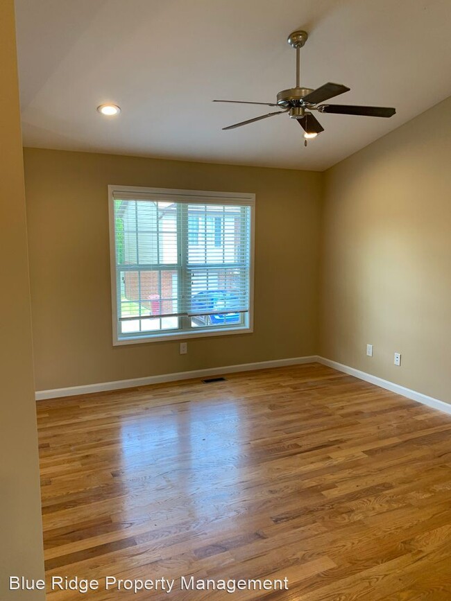 Building Photo - 2 br, 2 bath House - 1720 Skyline Drive #107
