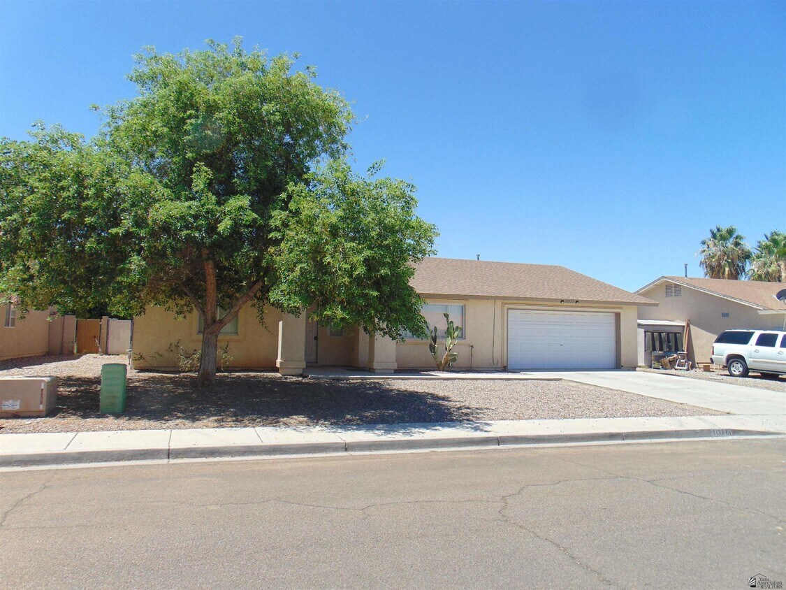 Foto principal - 11377 E 26th St