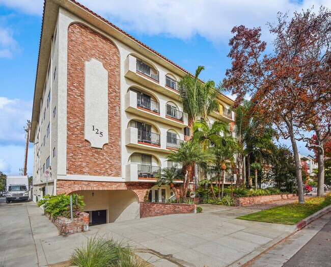 Building Photo - 125 Montana Ave